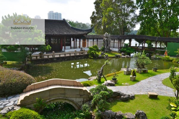 Tiểu cảnh sân vườn trước nhà phong cách Trung Hoa