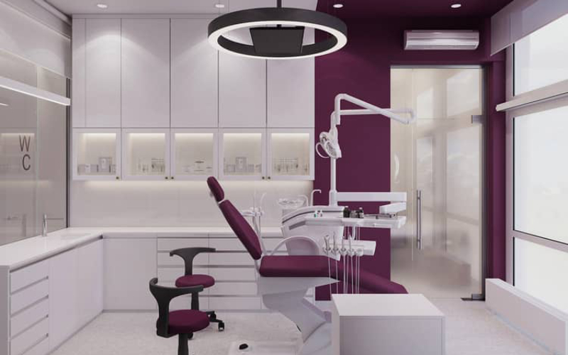 Các đồ dùng bên trong phòng khám răng cần được bố trí, sắp xếp gọn gàng, khoa học